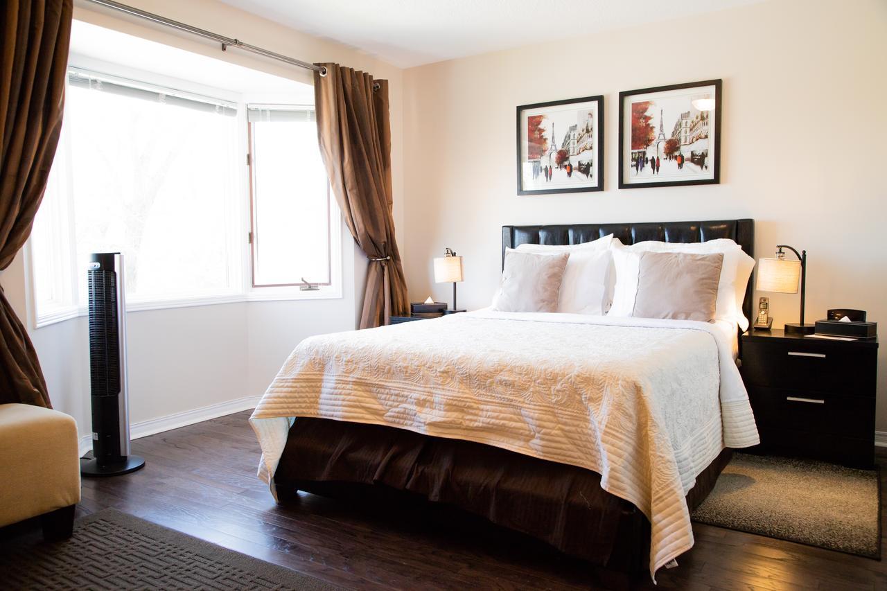Newton Villa Emerald House Brampton Rom bilde