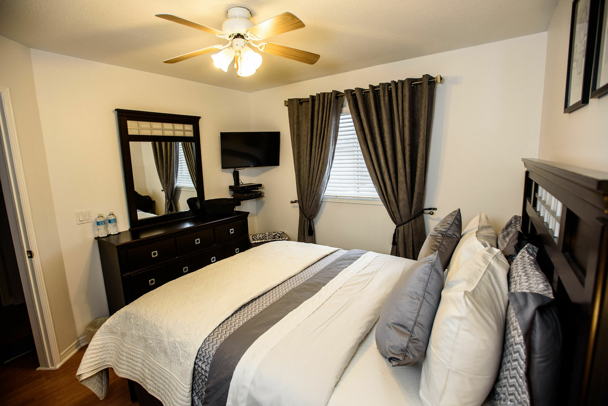 Newton Villa Emerald House Brampton Eksteriør bilde